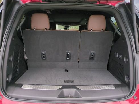 Used 2025 Chevrolet Tahoe High Country image 14