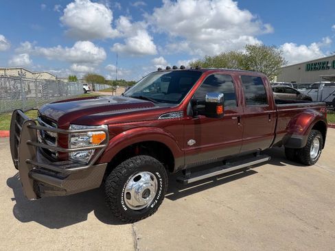 Used 2015 Ford F350 King Ranch w/ King Ranch w/Chrome Package image 10