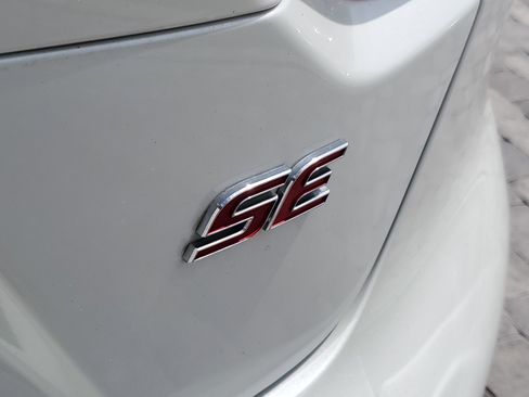 Used 2021 Toyota Corolla SE FWD image 6