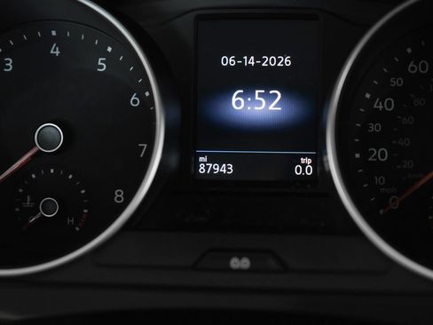 Used 2019 Volkswagen Tiguan SE AWD/4WD image 17