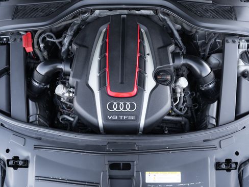 Used 2013 Audi S8 4.0T image 39