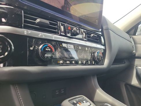 New 2026 Nissan Pathfinder SL AWD/4WD image 29