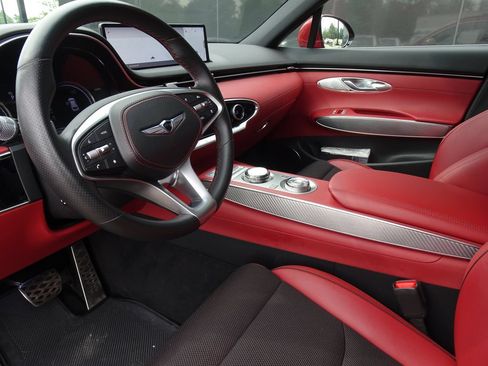 Used 2025 Genesis GV70 3.5T Sport AWD/4WD image 14