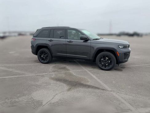 New 2026 Jeep Grand Cherokee Altitude image 15
