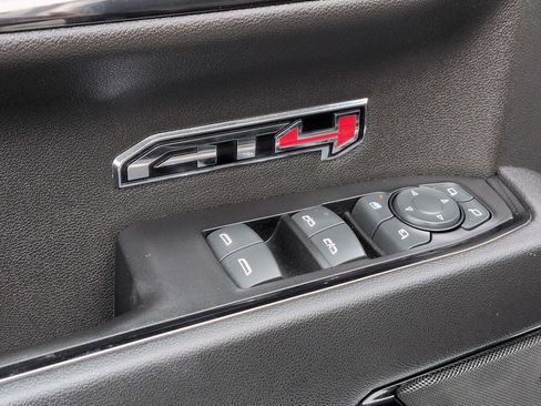 Used 2022 GMC Sierra 1500 AT4 w/ Technology Package AWD/4WD image 23