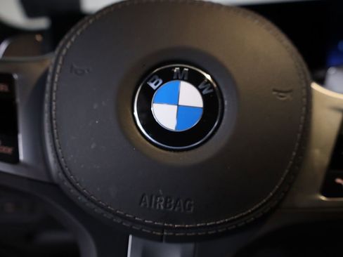 Used 2025 BMW X5 xDrive40i w/ M Sport Package AWD/4WD image 14