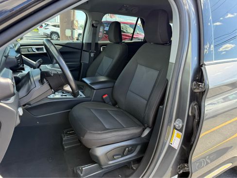 Used 2023 Ford Explorer XLT AWD/4WD image 11