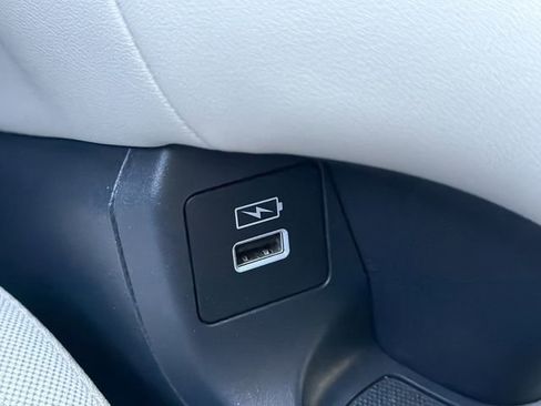 Used 2023 Honda HR-V LX image 11