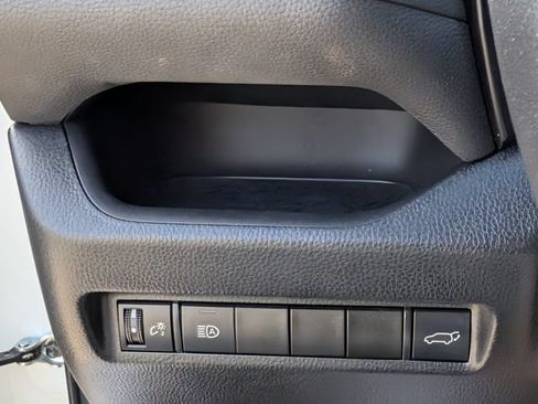 Used 2022 Toyota RAV4 XSE AWD/4WD image 23