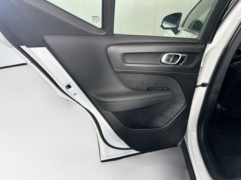 Used 2023 Volvo XC40 B5 Plus w/ Protection Package Premier AWD/4WD image 27