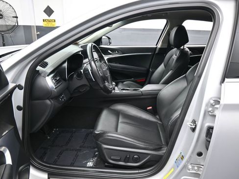 Used 2019 Genesis G70 2.0T Advanced RWD image 11