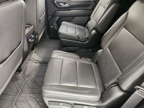 Used 2024 Chevrolet Tahoe Z71 w/ Luxury Package AWD/4WD image 31