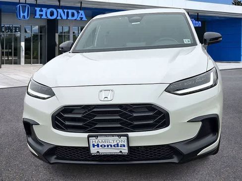 Certified 2025 Honda HR-V Sport image 3