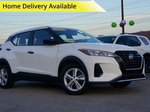 Used 2021 Nissan Kicks S image 1