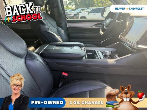 Used 2023 Jeep Wagoneer Series II AWD/4WD image 11
