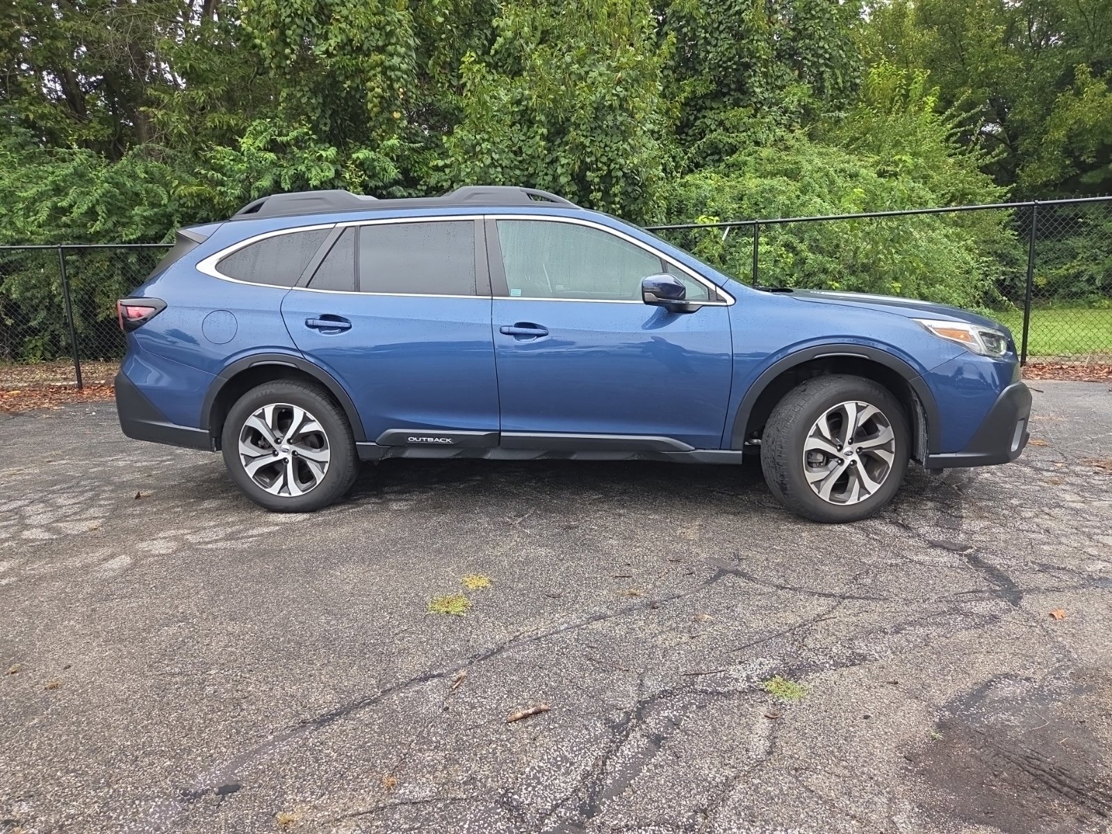 Used 2022 Subaru Outback Limited AWD/4WD image 2