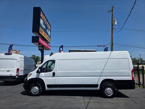 Used 2023 RAM ProMaster 3500 w/ Driver Convenience Group FWD image 4