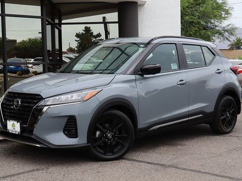 Used 2023 Nissan Kicks SR FWD image 2