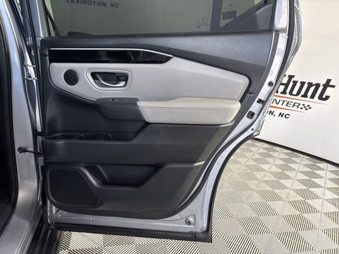 Used 2023 Honda Pilot Touring image 25