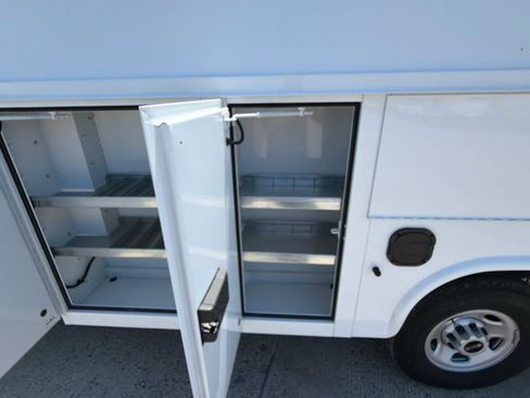 New 2025 GMC Savana 3500 w/ Power Convenience Package RWD image 23