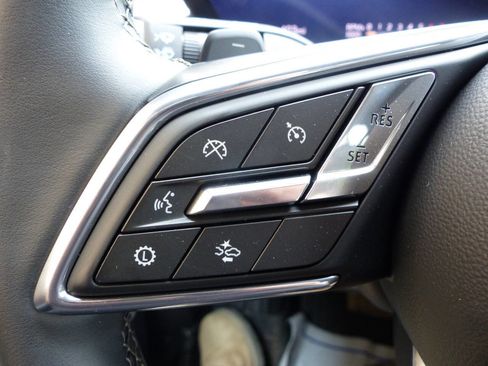 Used 2026 Buick Enclave Preferred w/ Power Package AWD/4WD image 43