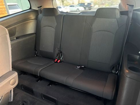 Used 2015 Chevrolet Traverse LT image 20