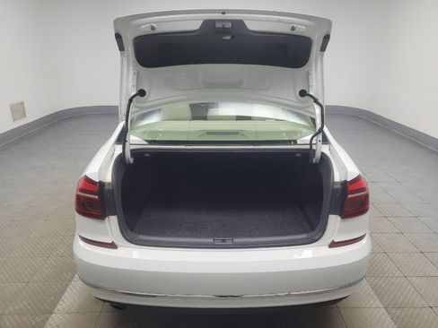 Used 2018 Volkswagen Passat 2.0T SE FWD image 29
