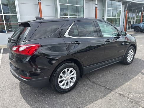 Used 2019 Chevrolet Equinox LT FWD image 2