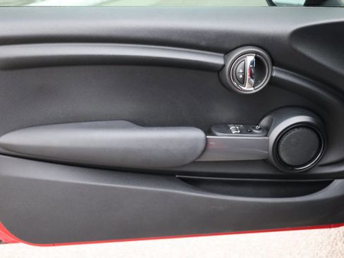 Used 2019 MINI Cooper 2-Door Hardtop image 12