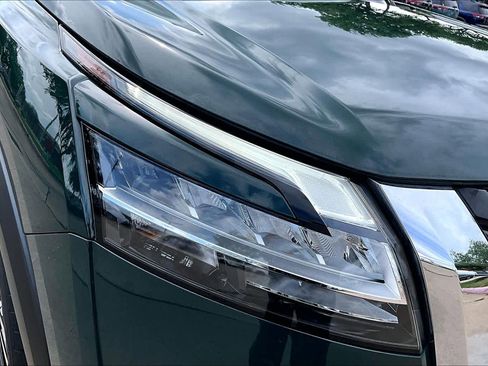 Used 2023 Nissan Pathfinder Platinum w/ Lighting Package (N93) image 27