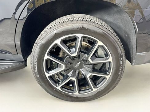 Used 2021 Chevrolet Tahoe RST w/ Luxury Package AWD/4WD image 36