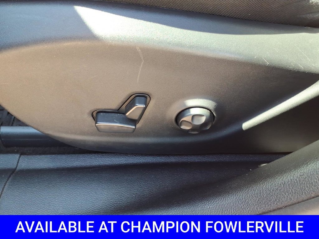 Used 2021 Jeep Cherokee Latitude Plus AWD/4WD image 15