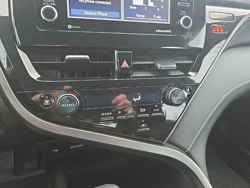 Certified 2023 Toyota Camry SE image 24