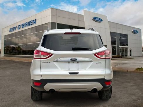 Used 2015 Ford Escape SE w/ SE Chrome Package image 4