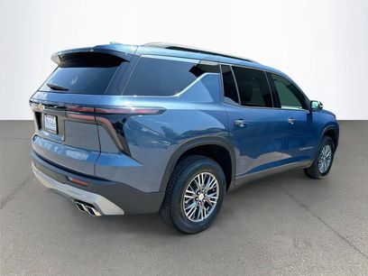 Used 2025 Chevrolet Traverse LT