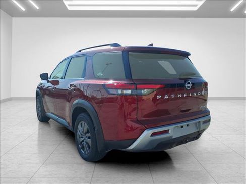 Used 2024 Nissan Pathfinder SV AWD/4WD image 9
