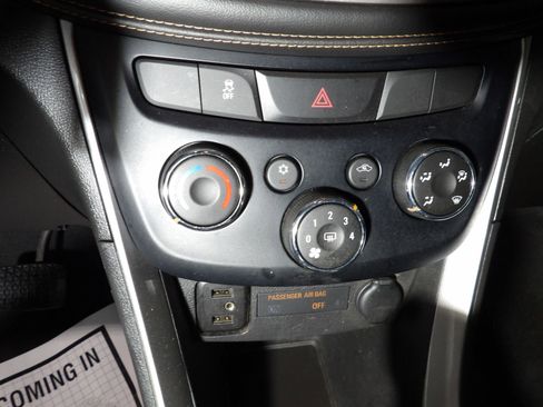 Used 2019 Chevrolet Trax LS image 13