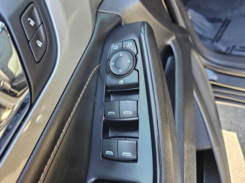 Used 2021 Chevrolet Traverse LS AWD/4WD image 30