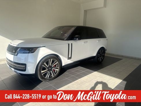 Used 2023 Land Rover Range Rover SE image 1