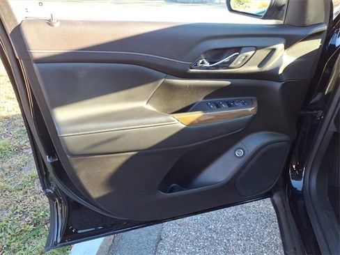 Used 2021 GMC Acadia SLE w/ Driver Convenience Package image 12