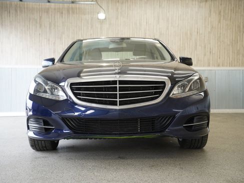 Used 2016 Mercedes-Benz E 350 4dr Sdn E 350 Sport RWD image 2