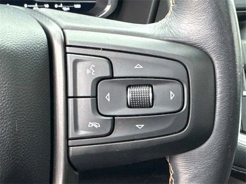 Used 2023 GMC Yukon AT4 w/ Technology Package image 26