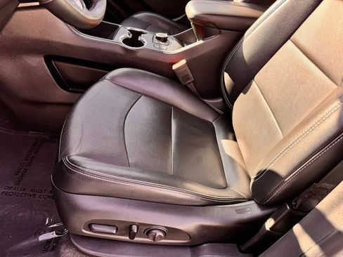 Used 2023 GMC Terrain SLT AWD/4WD image 39