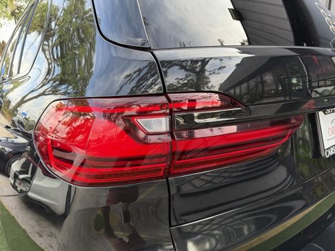 Used 2022 BMW X7 xDrive40i w/ M Sport Package AWD/4WD image 10