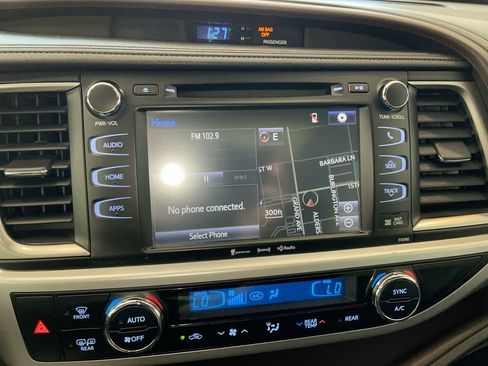 Certified 2019 Toyota Highlander XLE AWD/4WD image 18