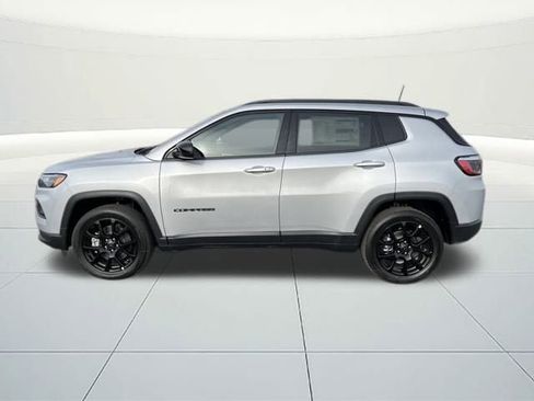 New 2026 Jeep Compass Latitude image 2