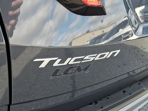 New 2026 Hyundai Tucson SE image 17