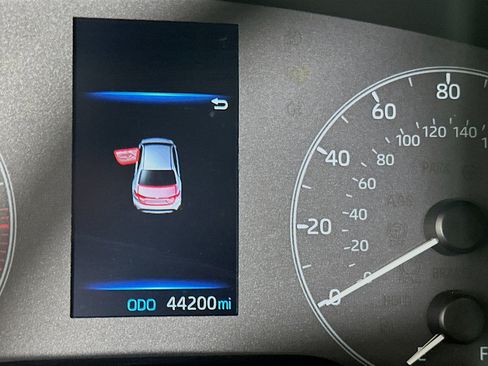 Used 2024 Toyota Corolla LE image 19