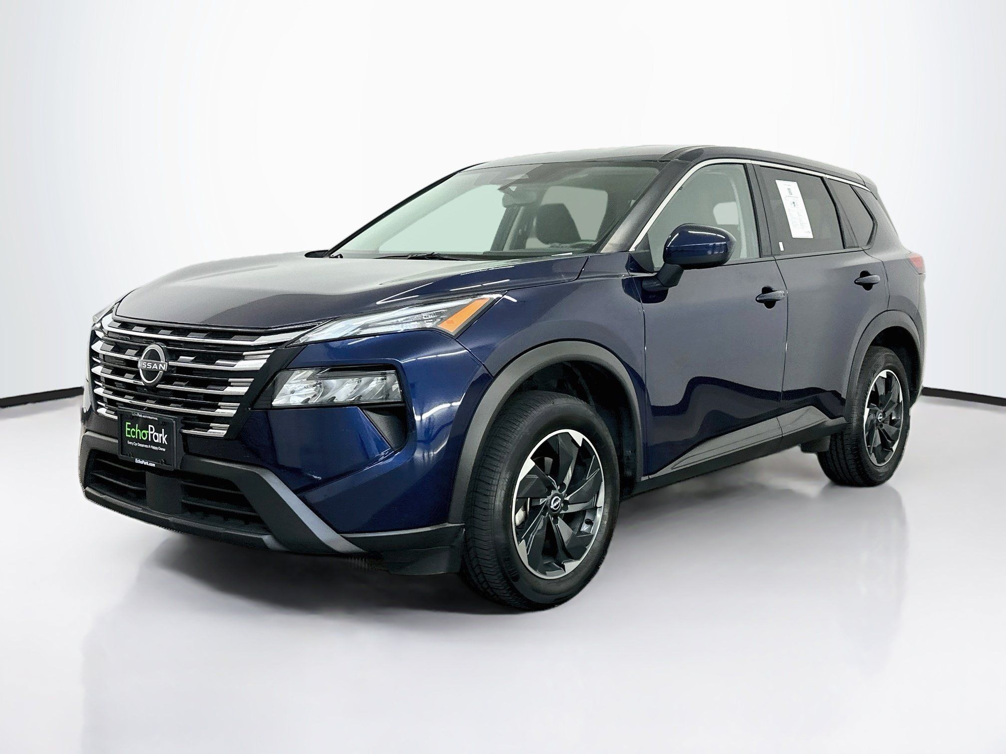 Used 2025 Nissan Rogue SV AWD/4WD image 3
