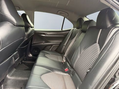 Used 2022 Toyota Camry SE FWD image 19